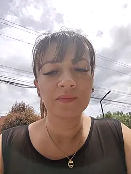 Snapshot of tata_laima__ chatting on 19, 10, 2025 tata laima   online show from 19, 10, 2025