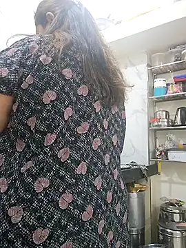 Ravina patil1 online show from 5, 2, 2025