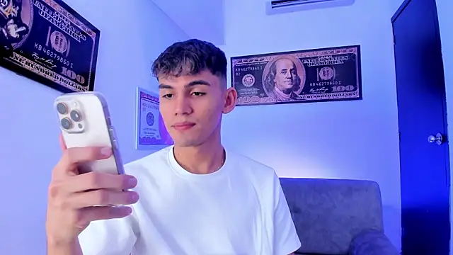 EstebanPerez  online show from 6, 12, 2024
