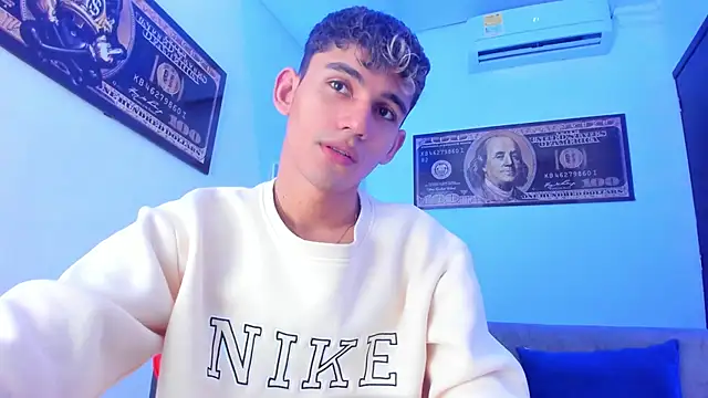 EstebanPerez  online show from 23, 12, 2024