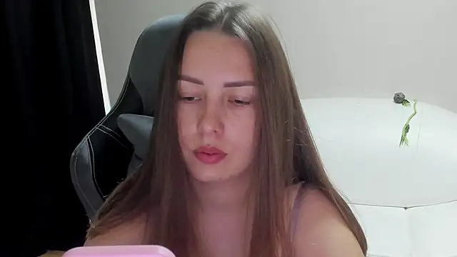 Mia shy1 online show from 19, 6, 2026