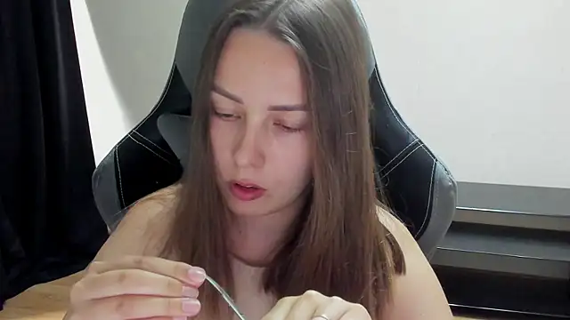 Mia shy1 online show from 25, 6, 2026