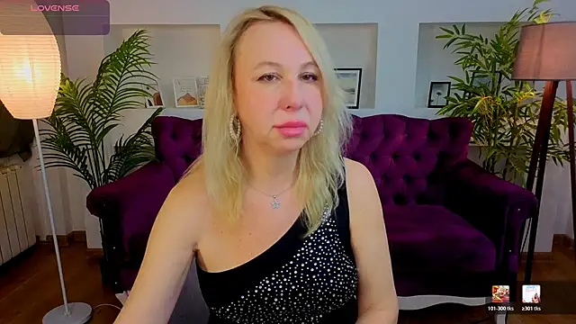 Snapshot of Anny_Jey_ chatting on 24, 4, 2026 Anny Jey online show from 24, 4, 2026