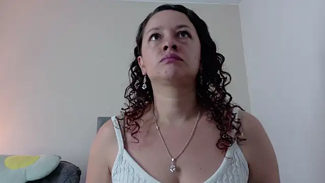 Snapshot of ArtesanaMK chatting on 9, 6, 2026 ArtesanaMK online show from 9, 6, 2026