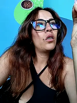 Snapshot of Lena-32 chatting on 12, 3, 2025 Lena-32 online show from 12, 3, 2025