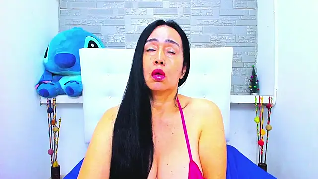 HorniestMilf online show from 28, 11, 2025