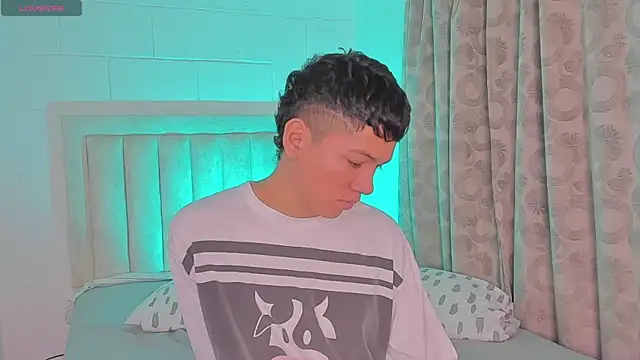 JulianRose 1 online show from 21, 1, 2025