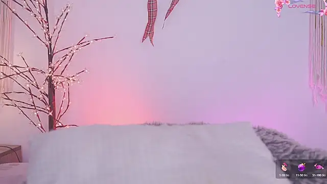 Snapshot of Eyleen_24 chatting on 23, 12, 2024 Eyleen 24 online show from 23, 12, 2024