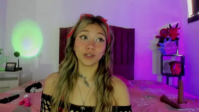 Snapshot of alisson_zafiro_ chatting on 10, 12, 2024 alisson zafiro  online show from 10, 12, 2024