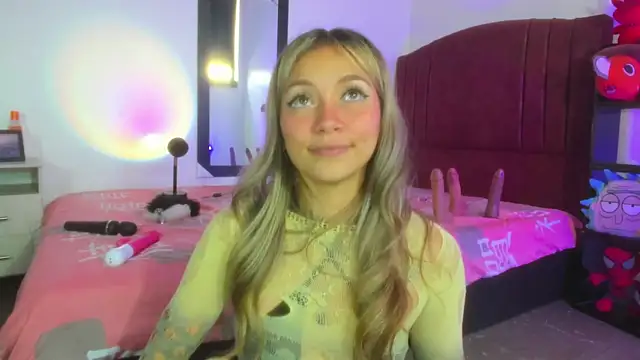 Snapshot of alisson_zafiro_ chatting on 14, 12, 2024 alisson zafiro  online show from 14, 12, 2024