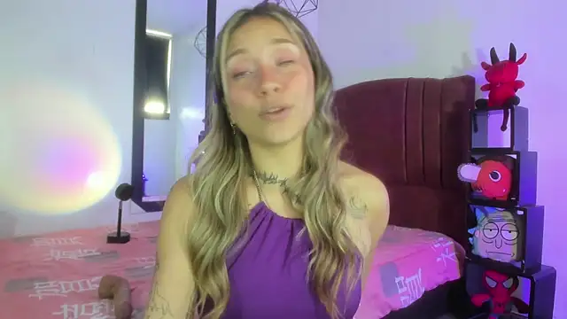 Snapshot of alisson_zafiro_ chatting on 18, 12, 2024 alisson zafiro  online show from 18, 12, 2024