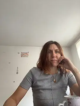 JasmineGlamour online show from 18, 12, 2025