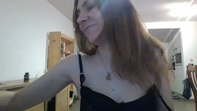 Snapshot of JasmineGlamour chatting on 7, 4, 2026 JasmineGlamour online show from 7, 4, 2026