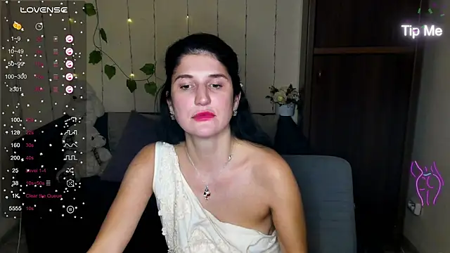 Snapshot of Alianna_Solo_Kisses chatting on 11, 1, 2025 Alianna Solo Kisses online show from 11, 1, 2025