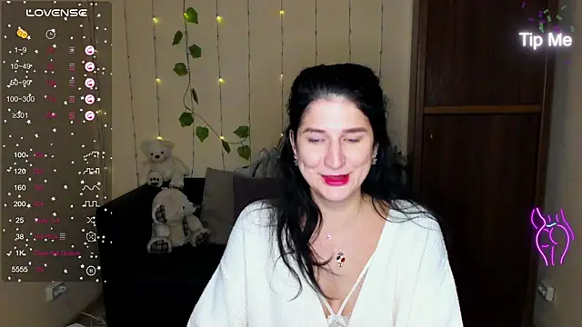 Snapshot of Alianna_Solo_Kisses chatting on 21, 1, 2025 Alianna Solo Kisses online show from 21, 1, 2025