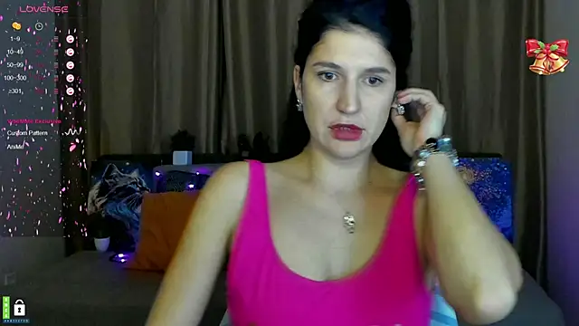 Snapshot of Alianna_Solo_Kisses chatting on 6, 2, 2025 Alianna Solo Kisses online show from 6, 2, 2025