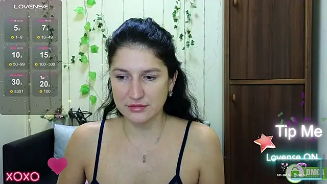 Snapshot of Alianna_Solo_Kisses chatting on 10, 11, 2025 Alianna Solo Kisses online show from 10, 11, 2025