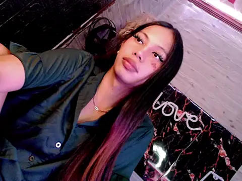 whiteladyboy online show from 3, 10, 2025