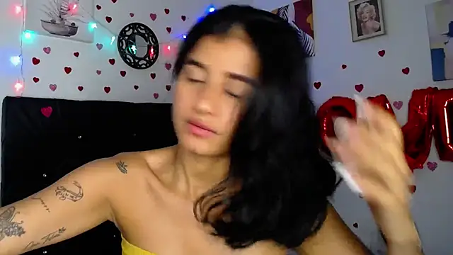 Snapshot of floweer_ chatting on 16, 2, 2025 floweer online show from 16, 2, 2025