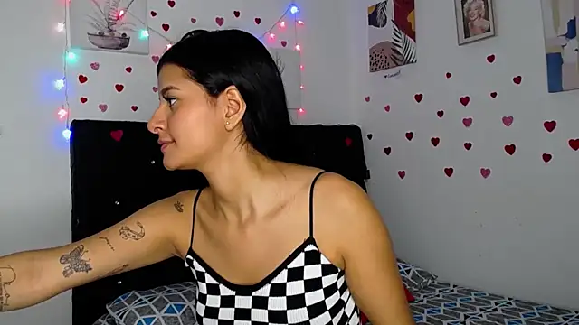 Snapshot of floweer_ chatting on 25, 2, 2025 floweer online show from 25, 2, 2025