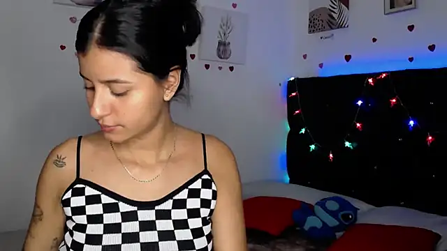 Snapshot of floweer_ chatting on 14, 3, 2025 floweer online show from 14, 3, 2025