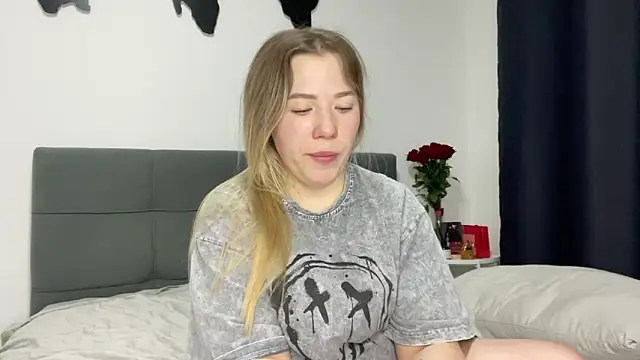 Snapshot of Embersweetbunny chatting on 10, 2, 2025 Embersweetbunny online show from 10, 2, 2025