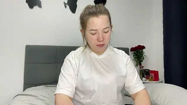 Snapshot of Embersweetbunny chatting on 11, 2, 2025 Embersweetbunny online show from 11, 2, 2025