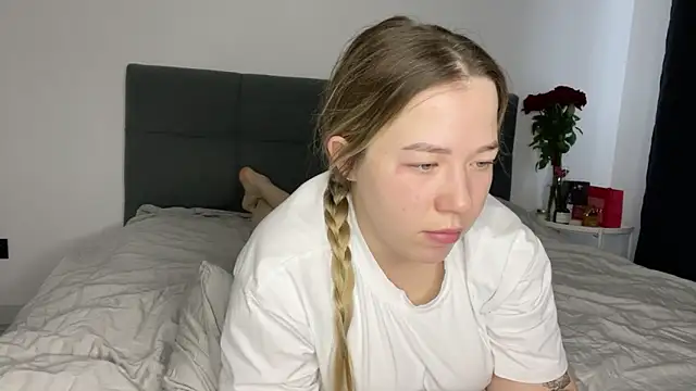 Snapshot of Embersweetbunny chatting on 12, 2, 2025 Embersweetbunny online show from 12, 2, 2025