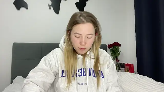 Snapshot of Embersweetbunny chatting on 12, 2, 2025 Embersweetbunny online show from 12, 2, 2025