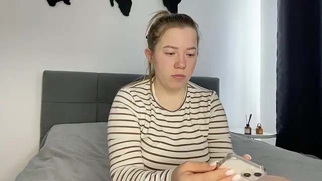 Snapshot of Embersweetbunny chatting on 21, 2, 2025 Embersweetbunny online show from 21, 2, 2025