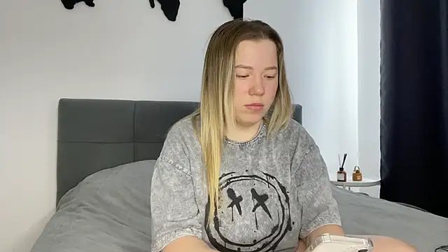 Snapshot of Embersweetbunny chatting on 22, 2, 2025 Embersweetbunny online show from 22, 2, 2025