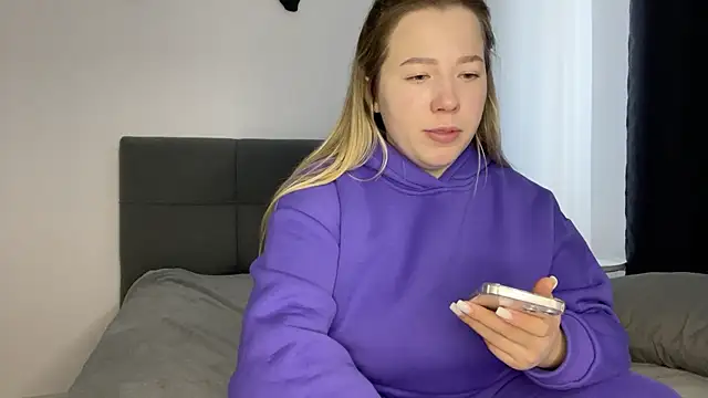 Snapshot of Embersweetbunny chatting on 22, 2, 2025 Embersweetbunny online show from 22, 2, 2025