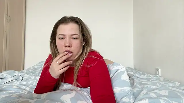 Snapshot of Embersweetbunny chatting on 11, 3, 2025 Embersweetbunny online show from 11, 3, 2025