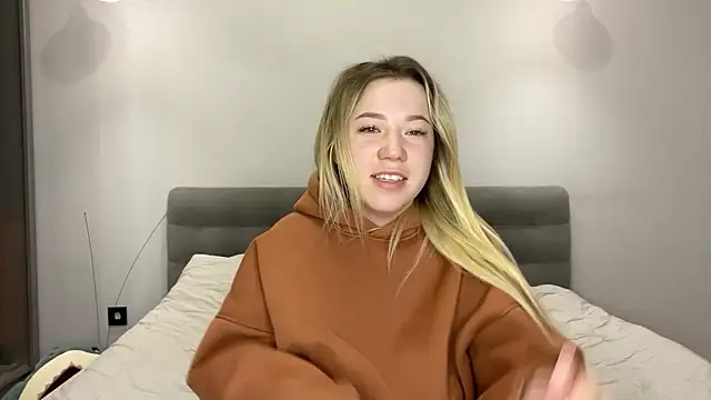 Snapshot of Embersweetbunny chatting on 9, 1, 2026 Embersweetbunny online show from 9, 1, 2026