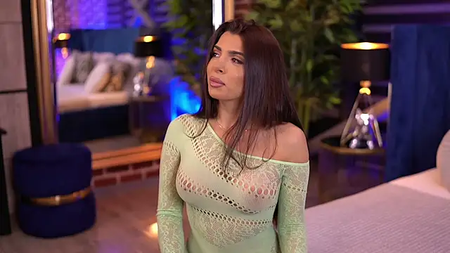 NicoleCellini online show from 8, 1, 2025