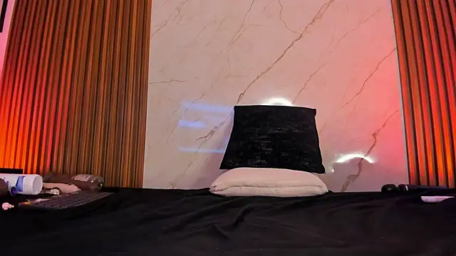 Emiilycollins online show from 7, 12, 2024