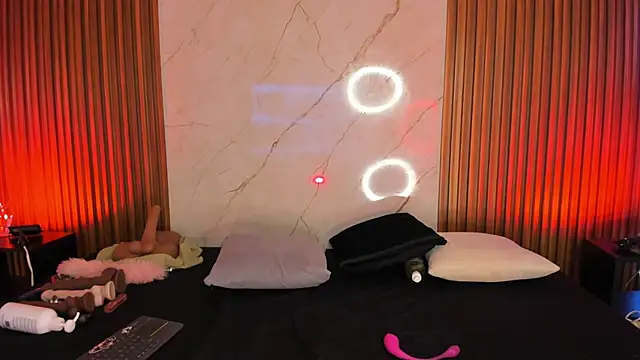 Emiilycollins online show from 20, 12, 2024