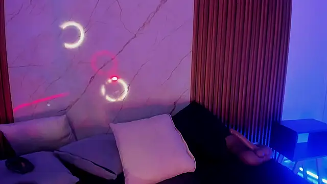 Emiilycollins online show from 13, 11, 2025