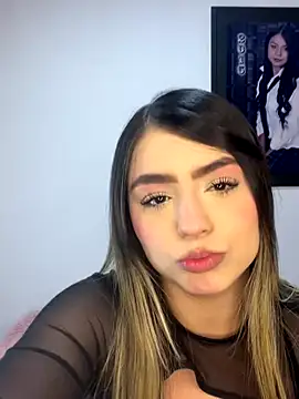 Amelia Honney  online show from 13, 10, 2025