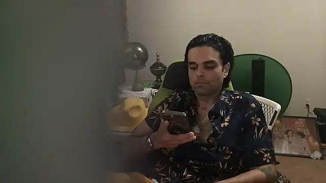 Snapshot of GForceSavage chatting on 18, 11, 2025 GForceSavage online show from 18, 11, 2025