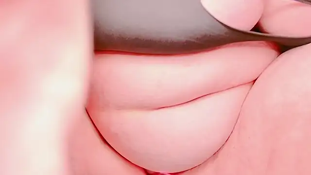 Snapshot of BiggyMelon chatting on 15, 11, 2025 BiggyMelon online show from 15, 11, 2025