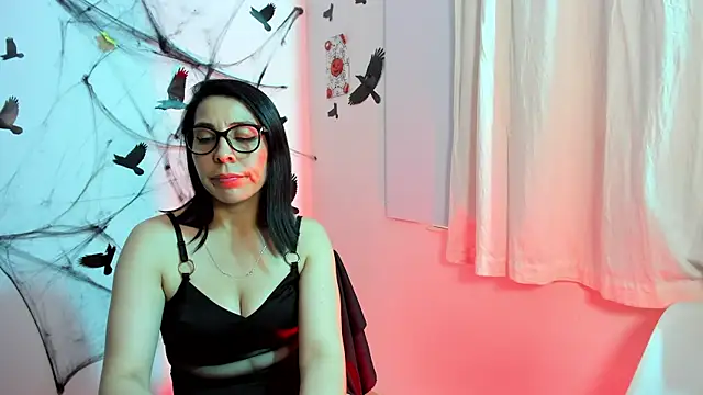 AdelleLennox cg online show from 6, 11, 2025