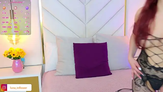 Flor delunaa online show from 10, 5, 2026