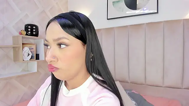 Snapshot of Anniie_Queen chatting on 1, 4, 2026 Anniie Queen online show from 1, 4, 2026