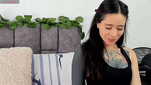 VeronicaTonu online show from 18, 12, 2024