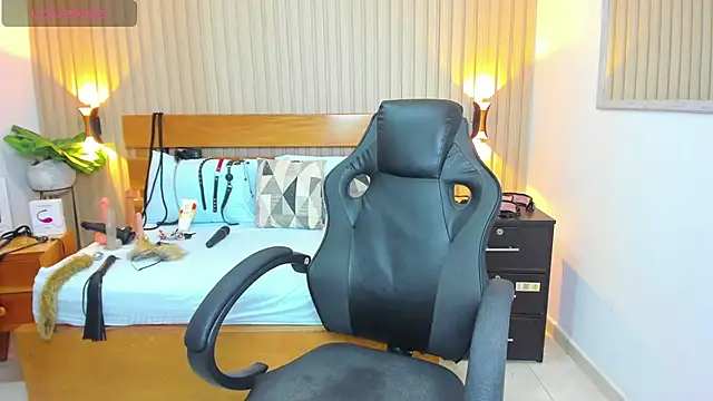 luciana ballesteros  online show from 24, 2, 2025