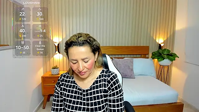luciana ballesteros  online show from 23, 6, 2026
