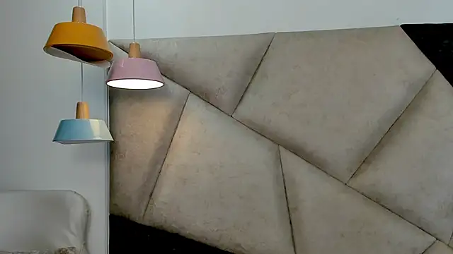 Snapshot of FaloonRoussel chatting on 18, 2, 2026 FaloonRoussel online show from 18, 2, 2026