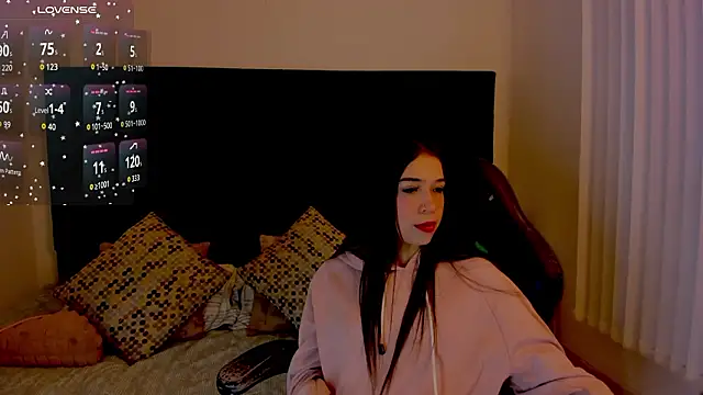 Snapshot of FaloonRoussel chatting on 12, 3, 2026 FaloonRoussel online show from 12, 3, 2026