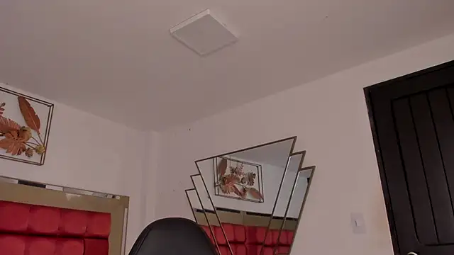 Snapshot of FaloonRoussel chatting on 17, 3, 2026 FaloonRoussel online show from 17, 3, 2026